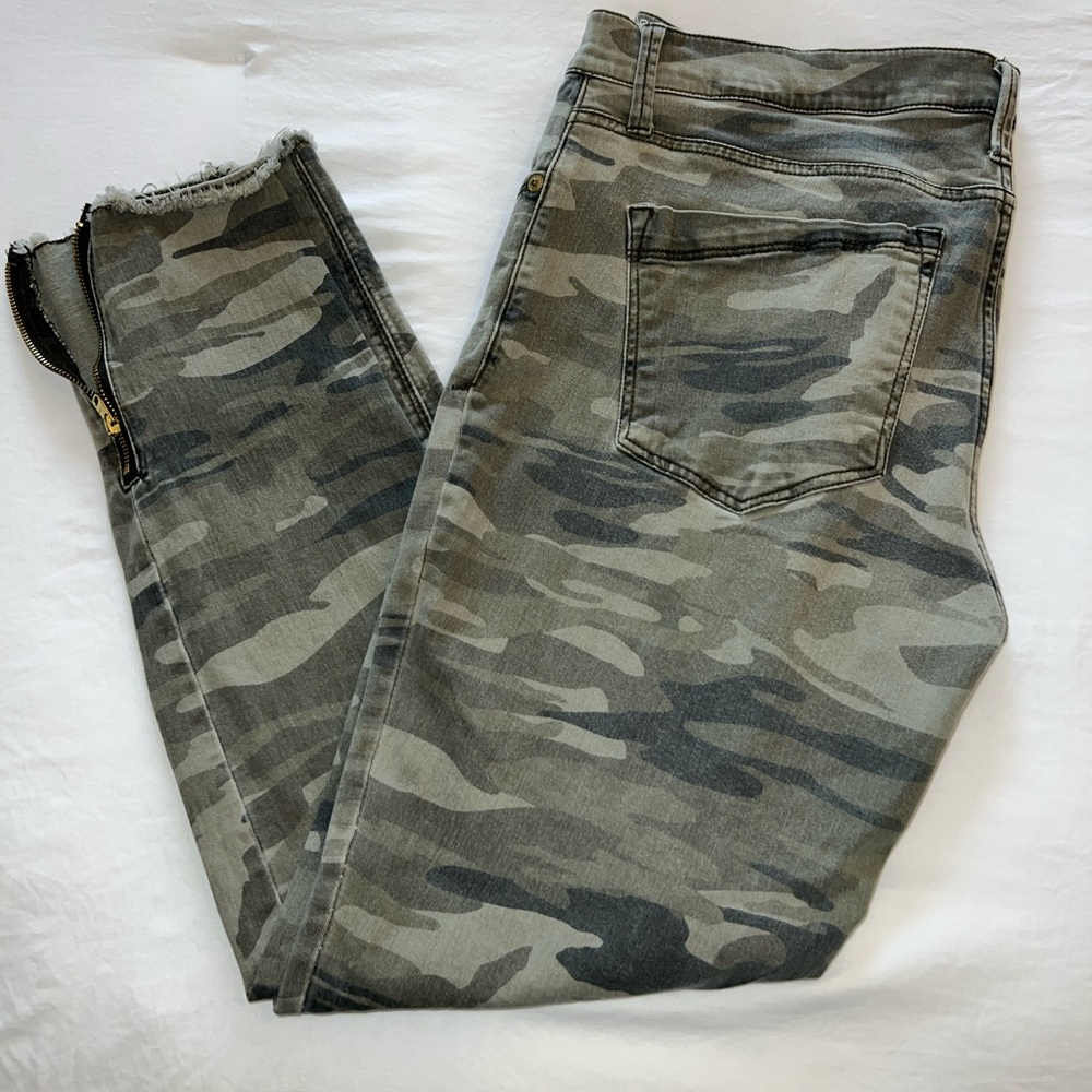 Express Mid Rise Ankle Legging